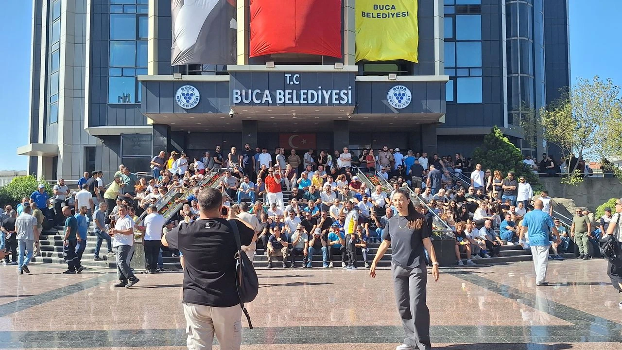 Buca'da maaş isyanı... İşçiler iş bıraktı!