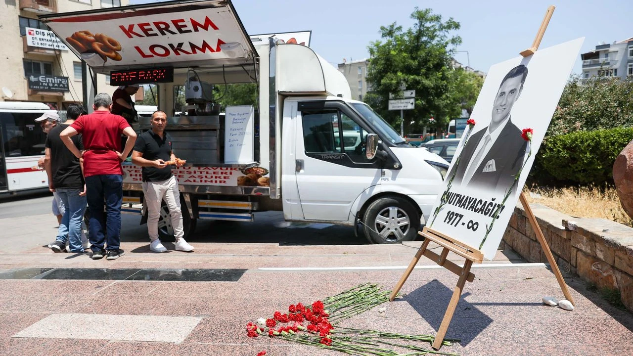 Buca'dan merhum Ferdi Zeyrek anısına hayır!