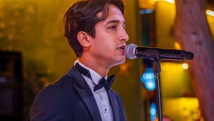 "Gassal" Filmiyle Yükselişe Geçen Şahin Kendirci, İlk Kez İzmir Sahnesinde