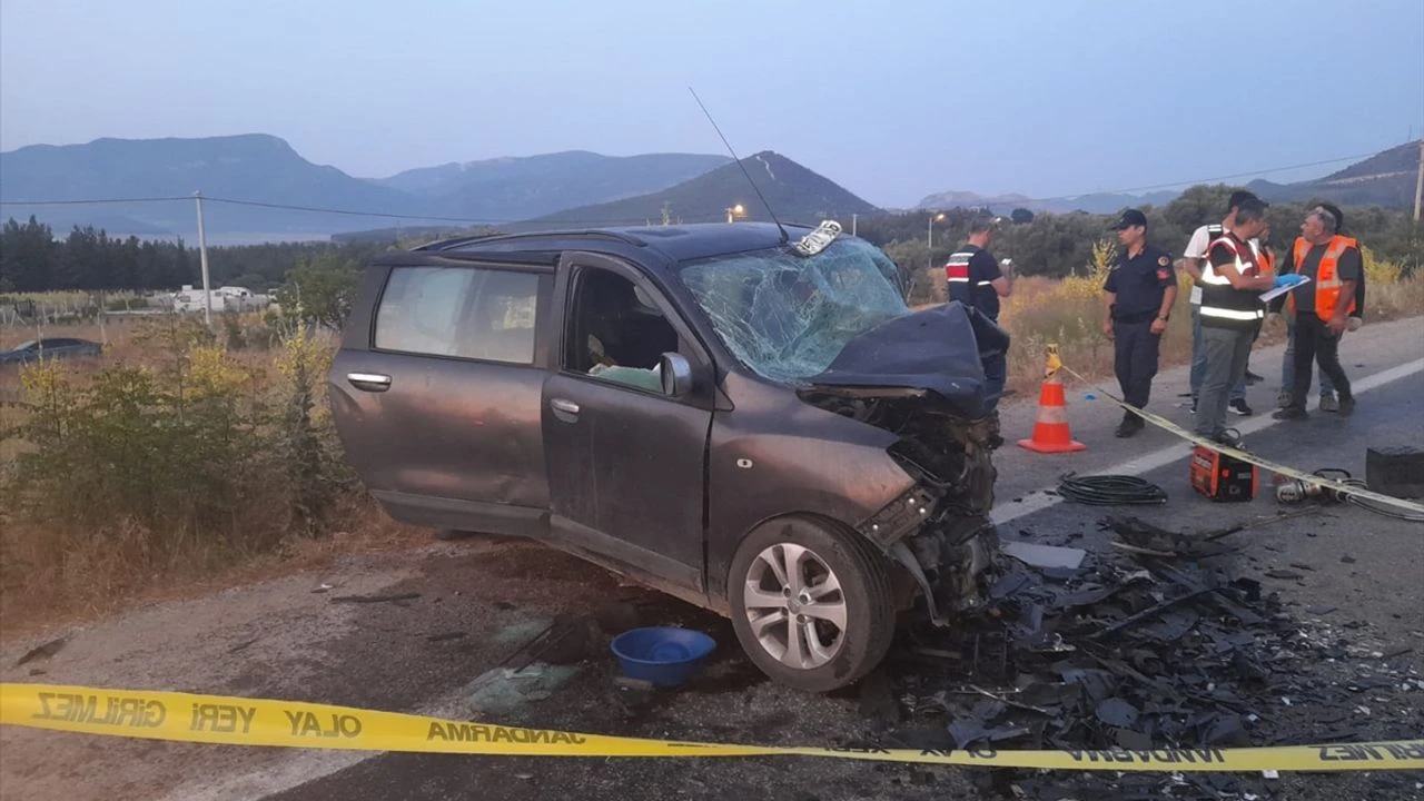İzmir'de feci kaza: 5 ölü, 2 yaralı!