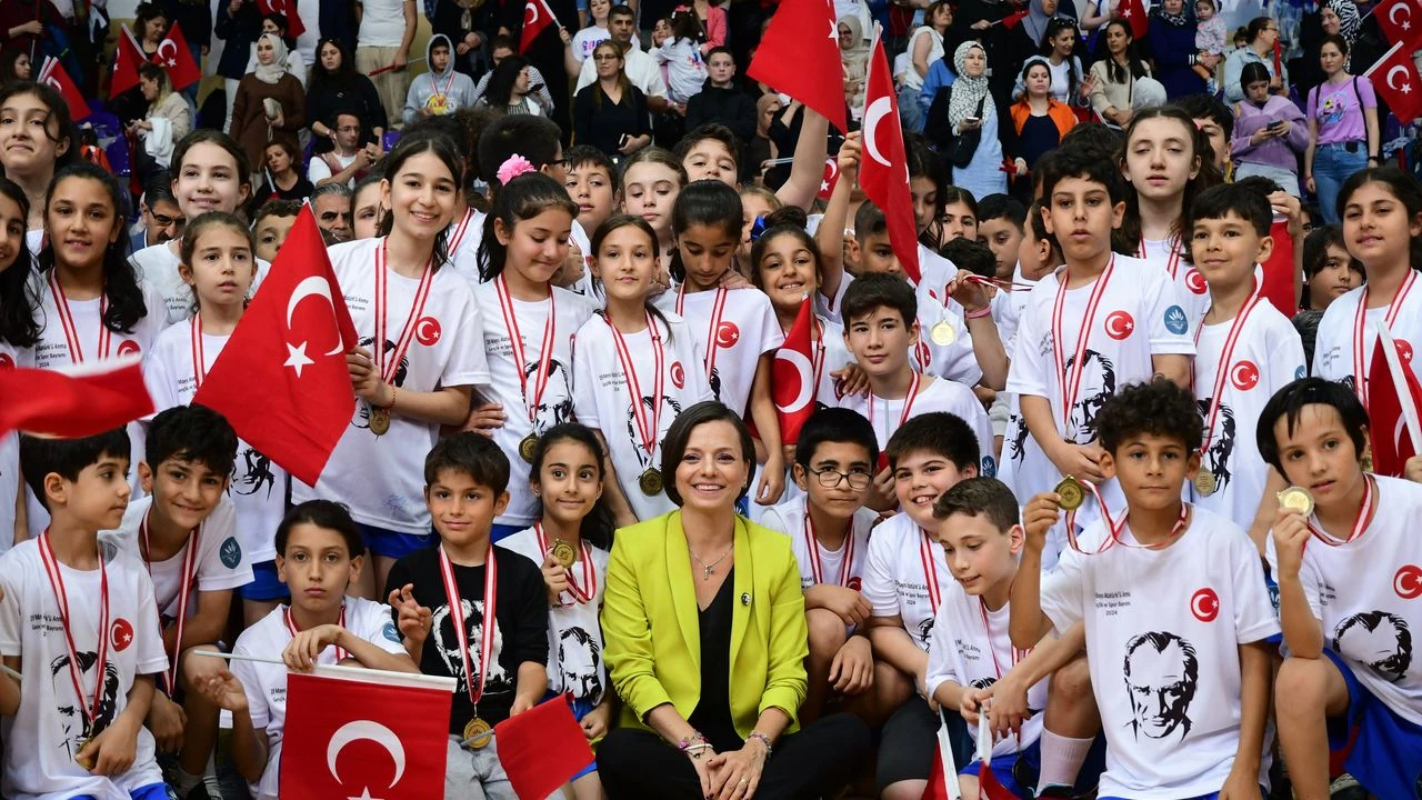 Karabağlar'da yaz sporla güzel
