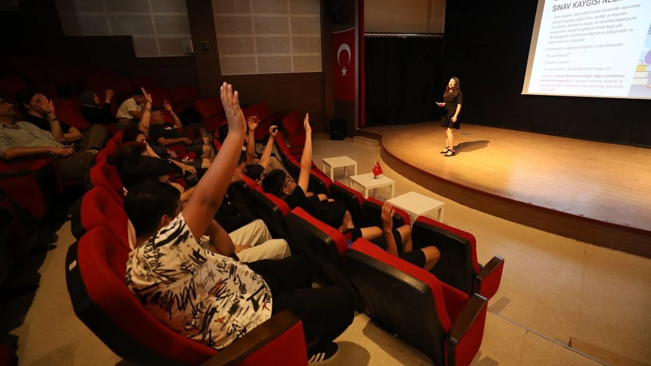 Menderes'te sınav kaygısına karşı eğitim!