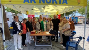 AK Parti Çiğli'den Şehitlerimize Vefa: Kasaplar Meydanı'nda Dualar ve İkramlar Yükseldi