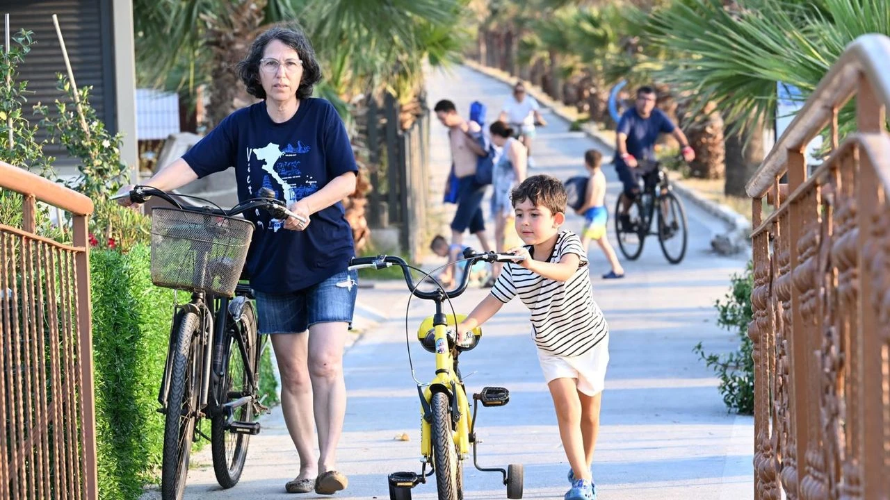 Aydın Büyükşehir'den Kuşadası'na bisiklet yolu!