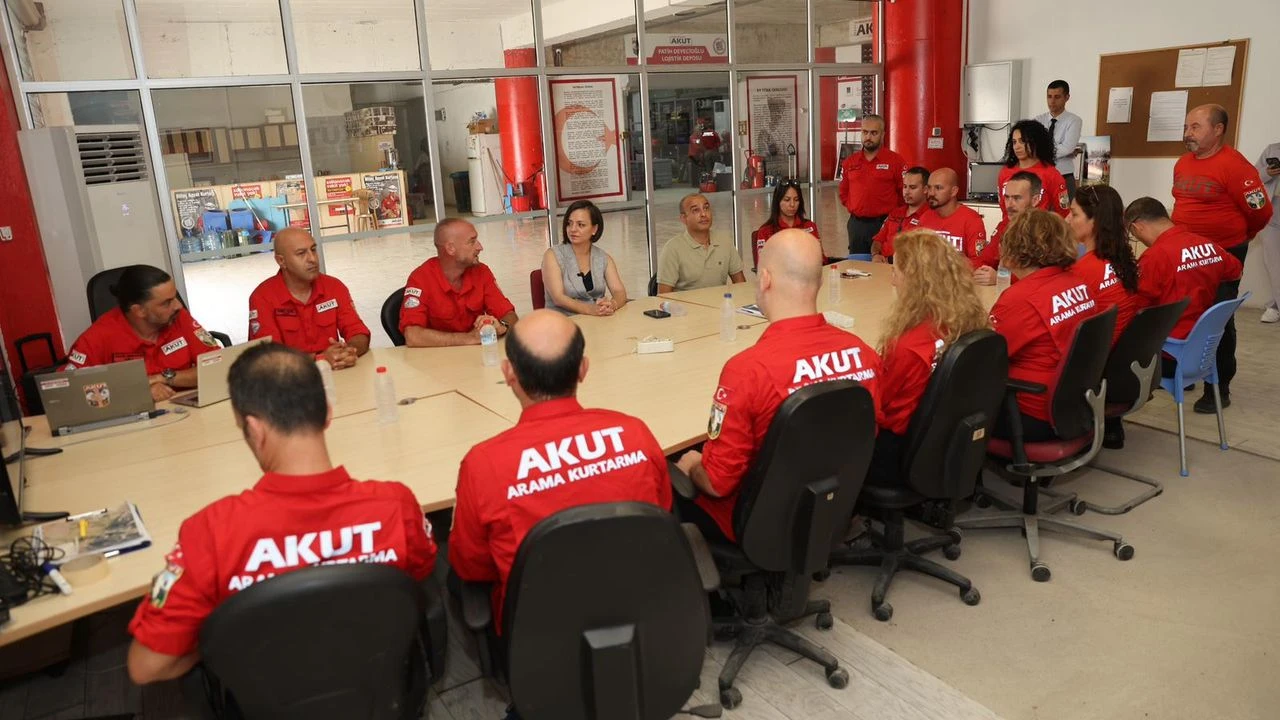 Başkan Kınay'dan AKUT ziyareti: Karabağlar'da daha fazlasını yapmalıyız!