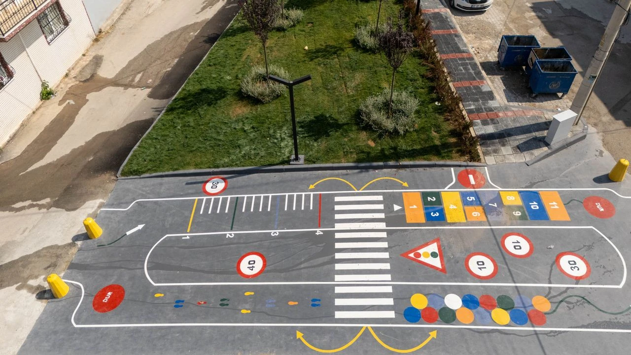 Buca'nın sokaklarına modern dokunuş