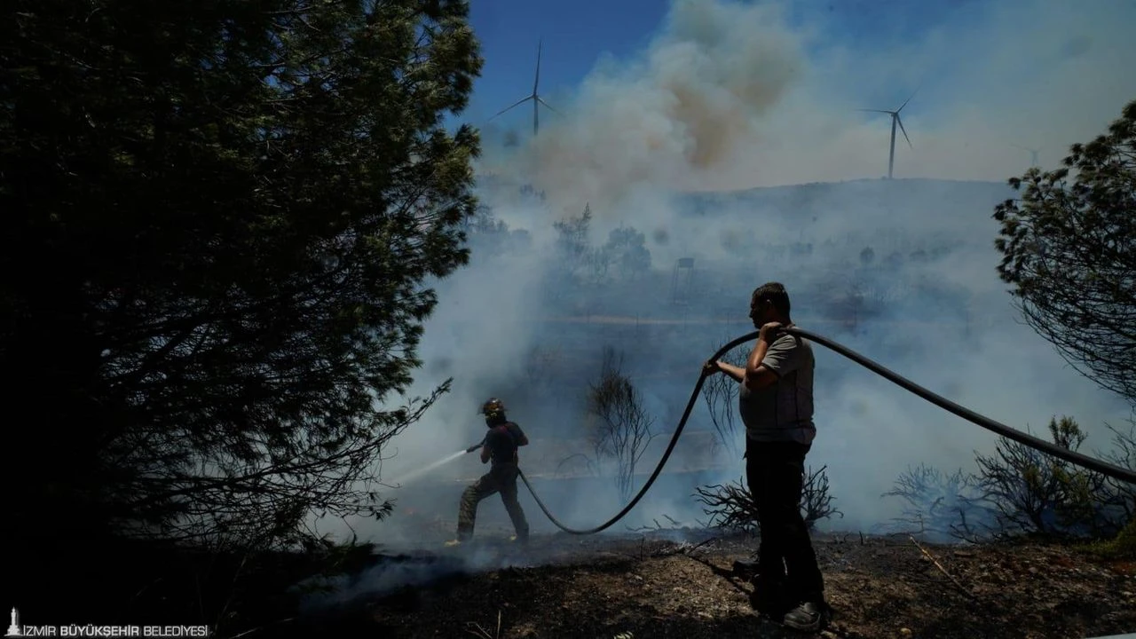 İzmir İtfaiyesi, Çeşme'nin dört bir yanında görev başında