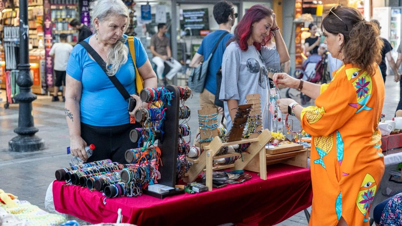 Karşıyaka Çarşısı kadın emeğiyle renkleniyor