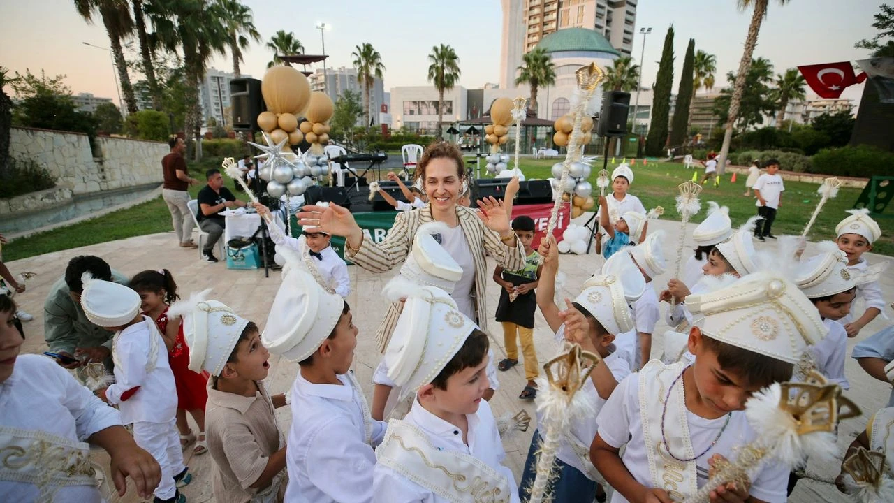 Karşıyaka'da toplu sünnet şöleni!