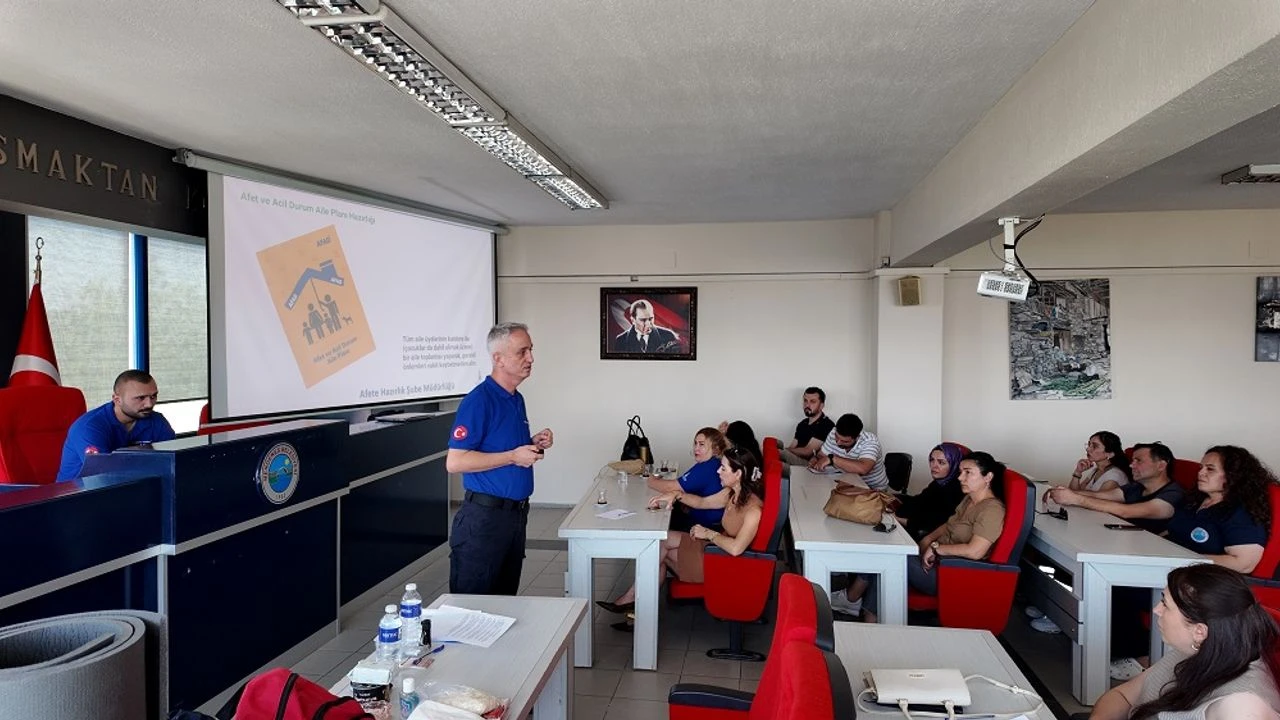 Menderes'ten afet eğitimi
