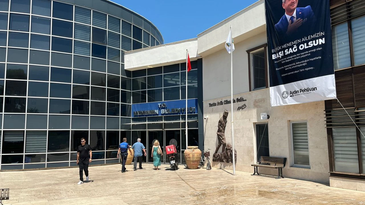 Menemen'de yas günü