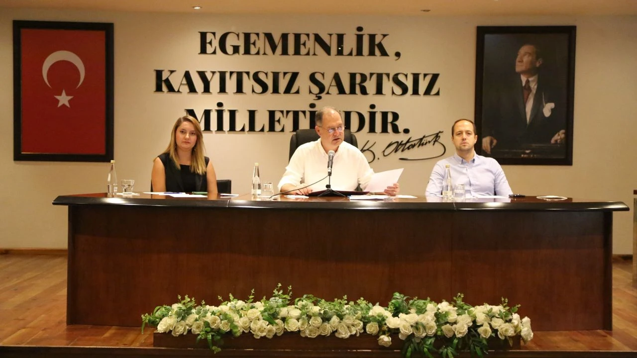 Selçuk Meclisi'nde AK Parti'den 'yatırım' tepkisi