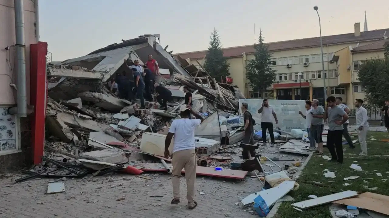 Balıkesir'de yıkılan ve hasarlı bina sayısı belli oldu