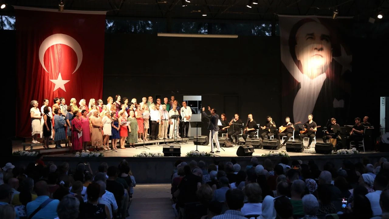 Bornova'da 30 Ağustos Zaferi türkülerle kutlanacak