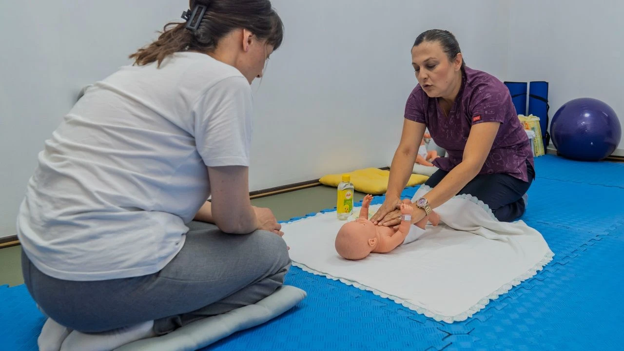 Eşrefpaşa Hastanesi'nde Gebelik Okulu açıldı