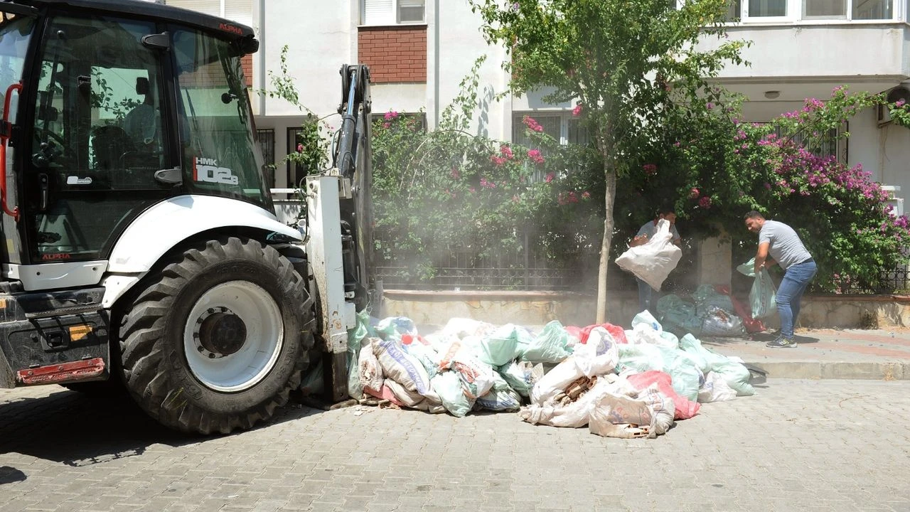 Karşıyaka'da kaçak moloza ceza yağdı!