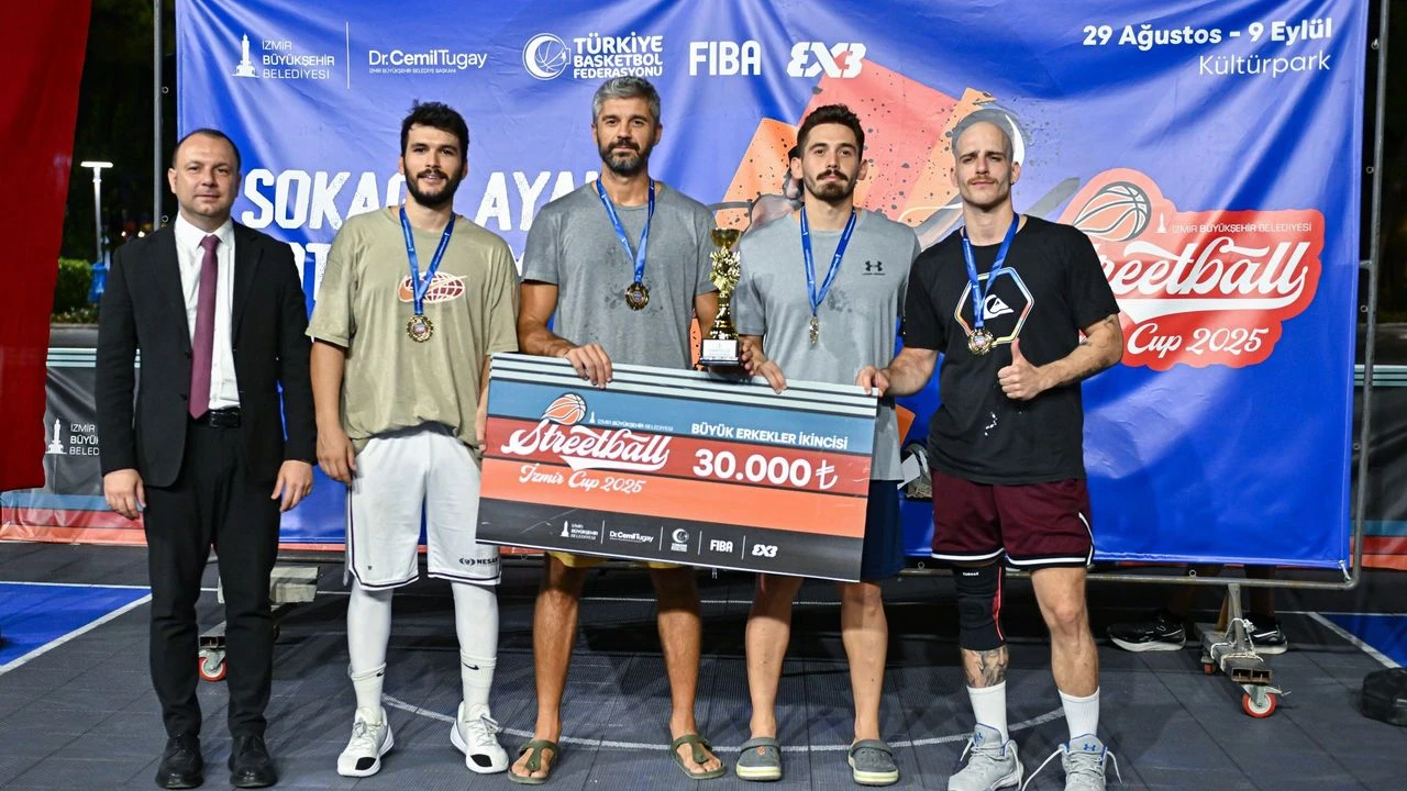 3x3 Streetball İzmir Cup 2025'te ödüller sahiplerini buldu
