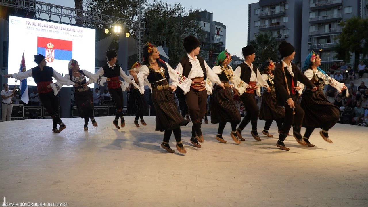 İzmir'de Balkan havası!