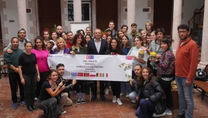 Ayvalık'ta Uluslararası Gençlik Projesi Kapsamında Zeytin Kültürü Deneyimi