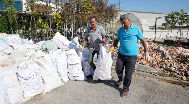 Gaziemir Belediyesi'nden yurttaşlara yakacak odun desteği