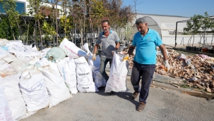 Gaziemir Belediyesi'nden yurttaşlara yakacak odun desteği