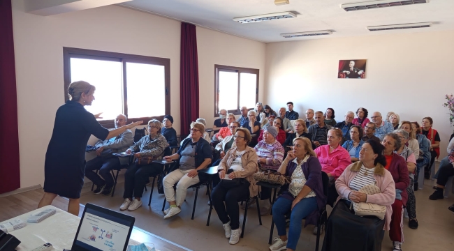 Konak'ın İleri Yaş Merkezi'nde seminerler devam ediyor