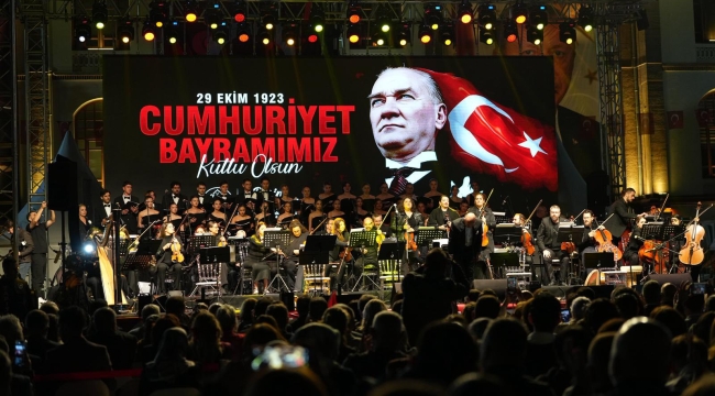 Manisa'da Cumhuriyet'in 102. Yılına Görkemli Kutlama