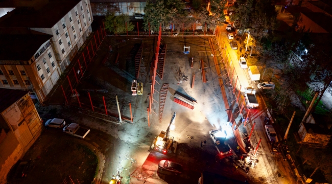 Buca Belediyesi'nden Hazine Arazisinde Kaçak Yapıya Gece Operasyonu