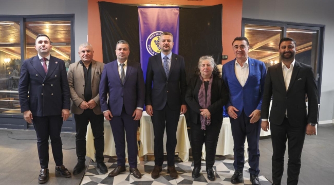 Buca Belediyespor Dayanışma Gecesi'nde Türk Futbolu'nun Efsaneleri Bir Araya Geldi