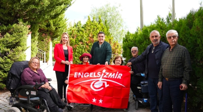 Çeşme Belediyesi Alaçatı Ek Hizmet Binası Kırmızı Bayrak Ödülü aldı