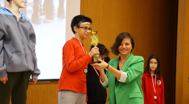 Geleceğin Satranççıları Karabağlar 'da Buluştu