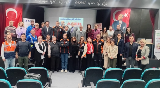 İZ-AFED 5. KURULUŞ YIL DÖNÜMÜNÜ KUTLADI VE BASIN EMEKÇİLERİNİ ONURLANDIRDI