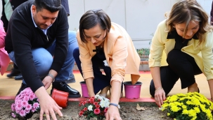 Karabağlar 'da Parklar Yenileniyor, Mahalleler Güzelleşiyor