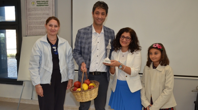 ÜRETİCİ PAZARINDA GERİ DÖNÜŞÜM HAFTASI