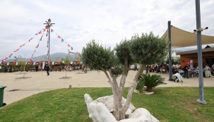 YAZAR YEKTA KOPAN EFES TARLASI YAŞAM KÖYÜ'NDE OKURLARIYLA BULUŞUYOR