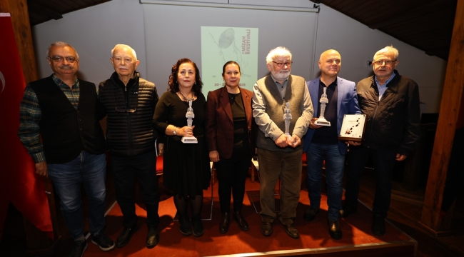 9. İzmir Mizah Festivali'nde Sinema Keyfi: "Bak Postacı Geliyor" Efes Selçuk'tan tam not aldı