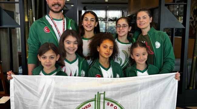 Artistik yüzmede Karşıyaka'ya milli gurur!