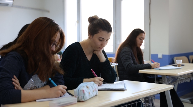 BAŞKAN ÇERÇİOĞLU MEMUR ADAYLARININ YANINDA