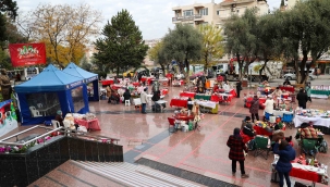 BUCA'DA YENİ YIL PAZARINA BÜYÜK İLGİ