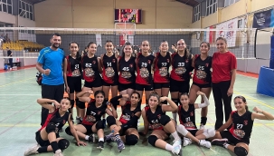 Çiğli Belediyesi'nin Voleybol Takımları Ligde Zirvede