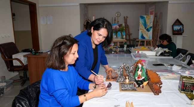 Çiğli'de Kadınlar Geleneksel Sanatı Geleceğe Taşıyor