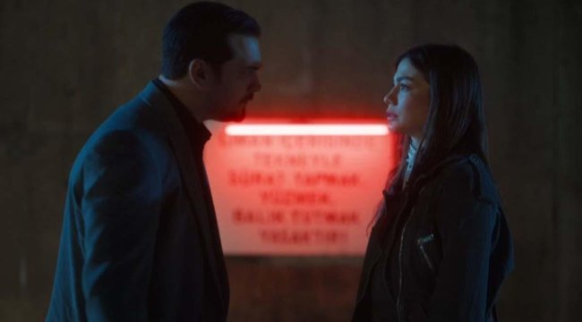 Kübra Ünlü yazdı! EŞREF RÜYA DA BÜYÜK PUSU? - Son Dakika Magazin Haberleri