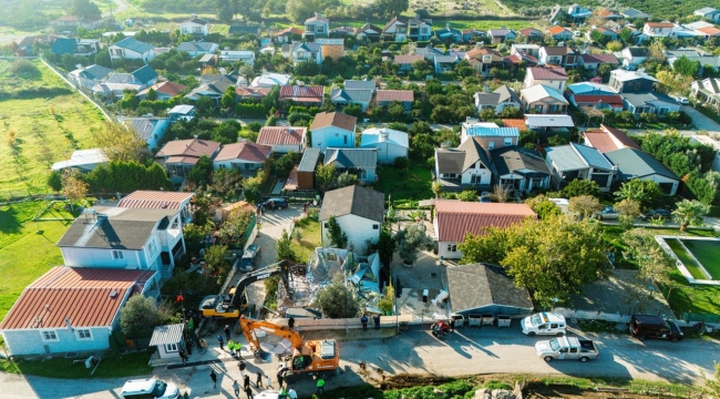 Seferihisar Belediyesi'nden "Kaçak Yapı" uyarısı, hobi bahçeleri yıkılıyor