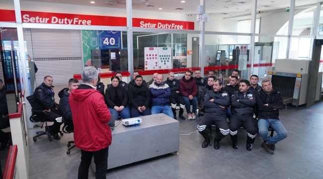 Ayvalık Deniz Hudut Kapısı'nda Görevli Personele Özel Eğitim