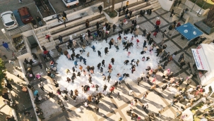 Balçova'da Kar Şenliği Coşkusu: Başkan Onur Yiğit Çocuklarla Kar Sevincine Ortak Oldu