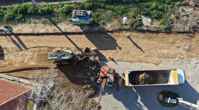 BAŞKAN ÇERÇİOĞLU EFELER'İN YOLLARINI YENİLİYOR