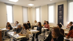 BAŞKAN ÇERÇİOĞLU'NUN DESTEKLERİYLE HER YAŞTAN VATANDAŞ İNGİLİZCE ÖĞRENİYOR