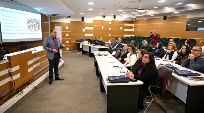 Bornova'da yerelden güçlü yönetişim