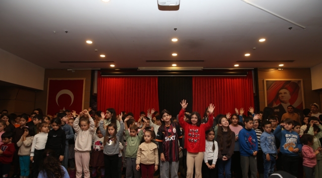 Çiğli'de Sömestr Tatili Sinemayla Şenlendi: 7 Bin 500 Çocuk Beyaz Perdeyle Buluştu