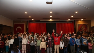 Çiğli'de Sömestr Tatili Sinemayla Şenlendi: 7 Bin 500 Çocuk Beyaz Perdeyle Buluştu